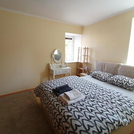 Cozy Corner Apartment โคเปร์ ภายนอก รูปภาพ