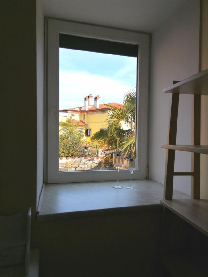 Cozy Corner Apartment โคเปร์ ภายนอก รูปภาพ