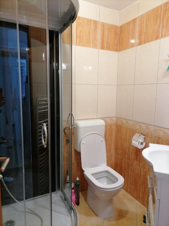 Cozy Corner Apartment โคเปร์ ภายนอก รูปภาพ