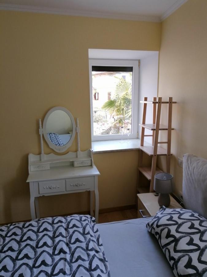 Cozy Corner Apartment โคเปร์ ภายนอก รูปภาพ