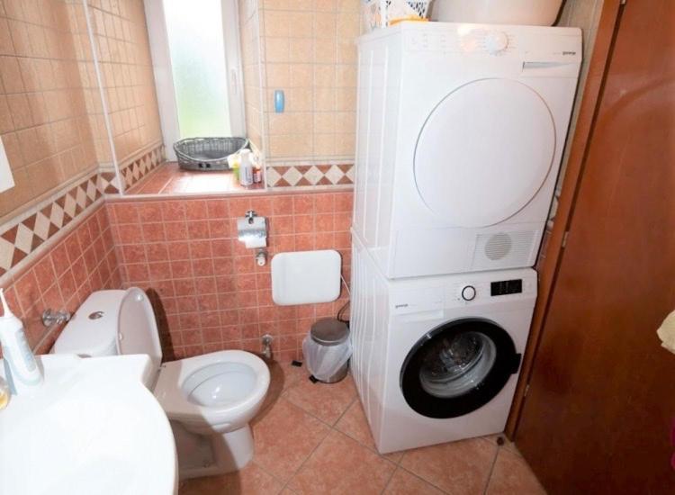 Cozy Corner Apartment โคเปร์ ภายนอก รูปภาพ