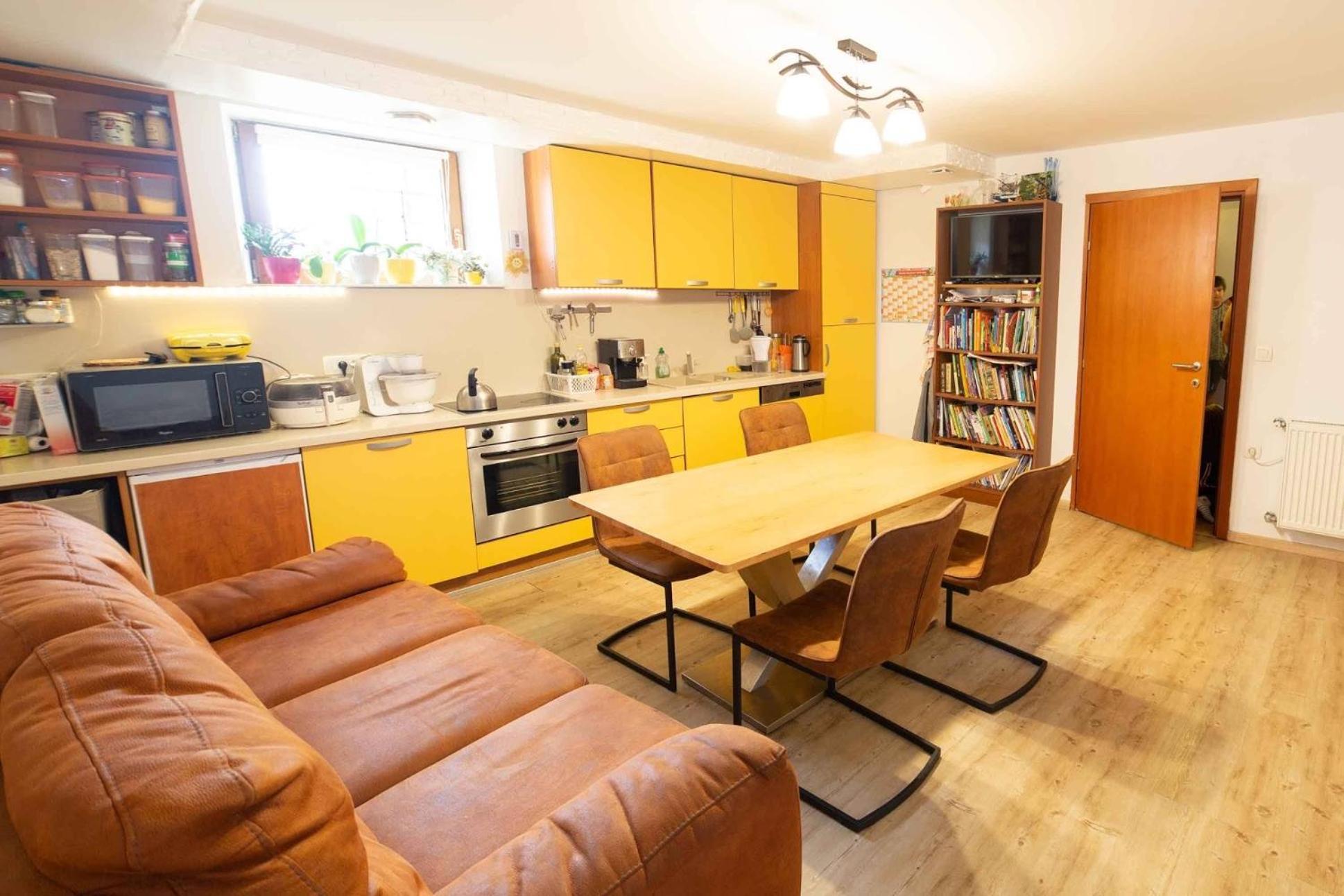 Cozy Corner Apartment โคเปร์ ภายนอก รูปภาพ