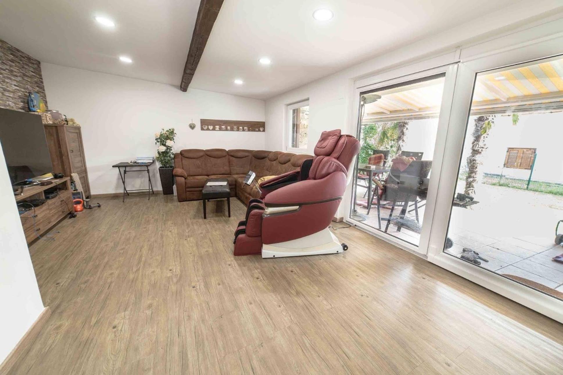 Cozy Corner Apartment โคเปร์ ภายนอก รูปภาพ